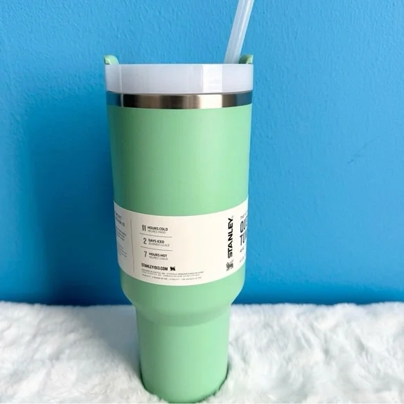 *NEW* 40 OZ. Stanley Jade (Bright Green) Flowstate Quencher H2.O Tumbler - Picture 4 of 7